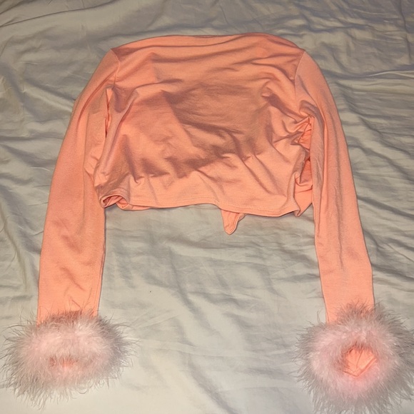 Front tie fluffy sleeve top - Picture 3 of 3